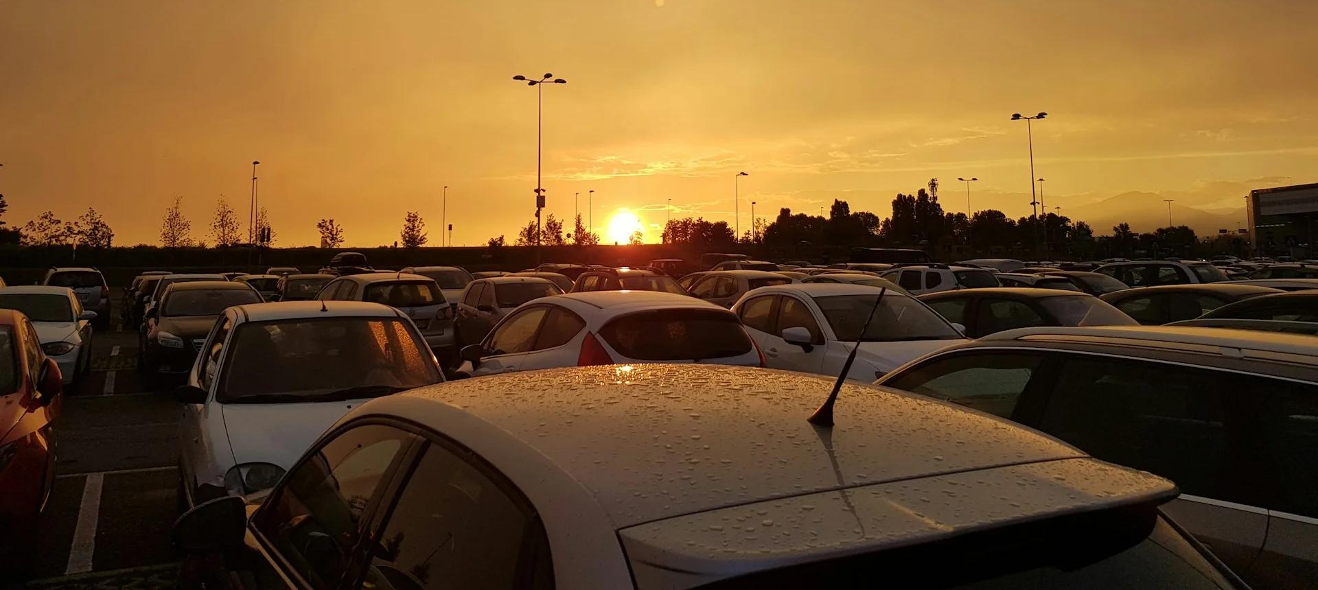 Sun Parking - parking lotniskowy