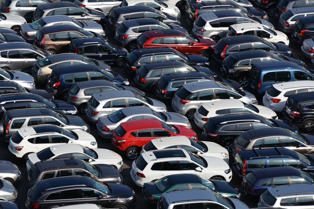 Jak wybrać parking lotniskowy, który spełni wszystkie nasze oczekiwania?